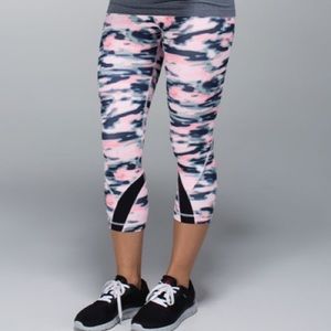 Lululemon Run Inspire Crop II - wamo camo barely pink / black